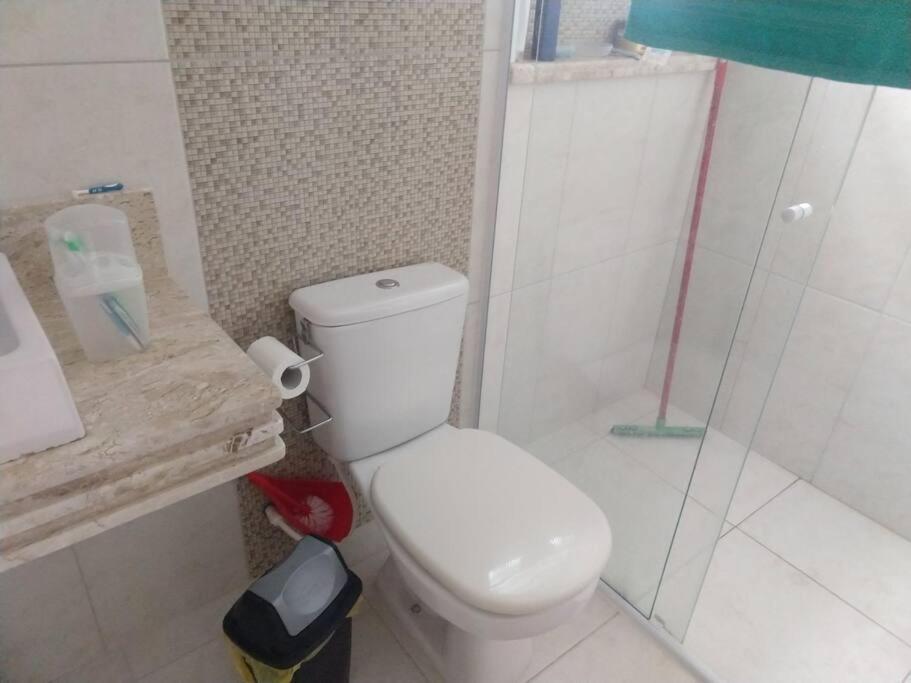Casa Em Itanhaem Com 2 Quartos Garagem P 2 Carros, Churrasqueira, Piscina 200 M Da Praia Extérieur photo