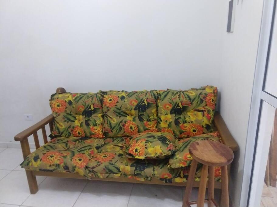 Casa Em Itanhaem Com 2 Quartos Garagem P 2 Carros, Churrasqueira, Piscina 200 M Da Praia Extérieur photo