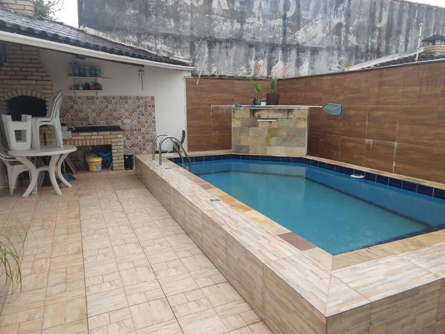 Casa Em Itanhaem Com 2 Quartos Garagem P 2 Carros, Churrasqueira, Piscina 200 M Da Praia Extérieur photo